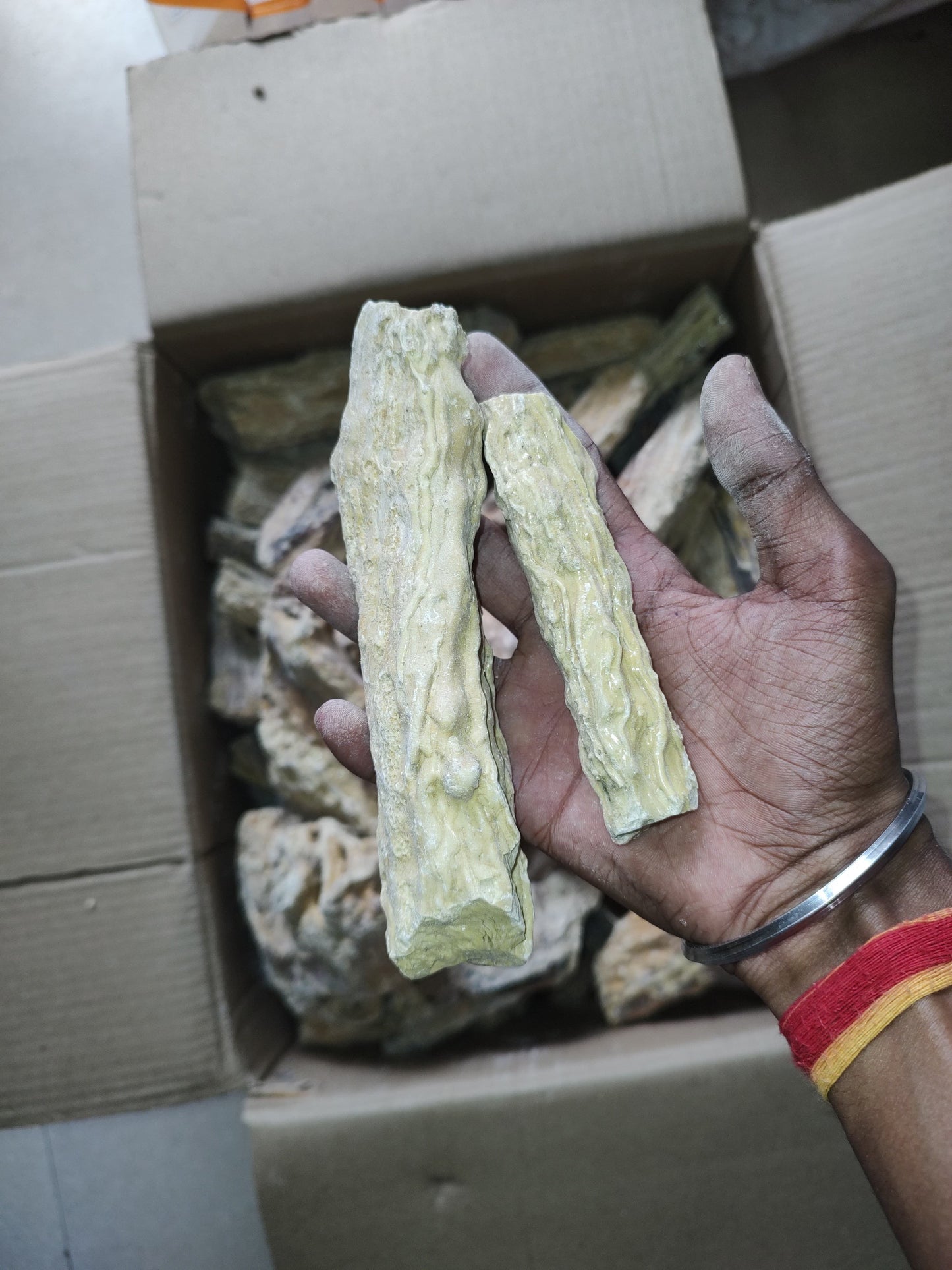 Dhuna (Damar Batu)